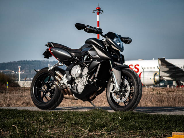 Rivale800
